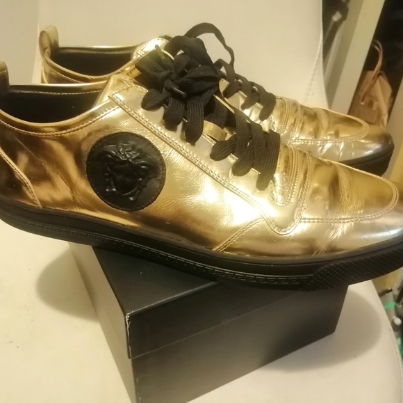 Versace - Picture 4 of 6